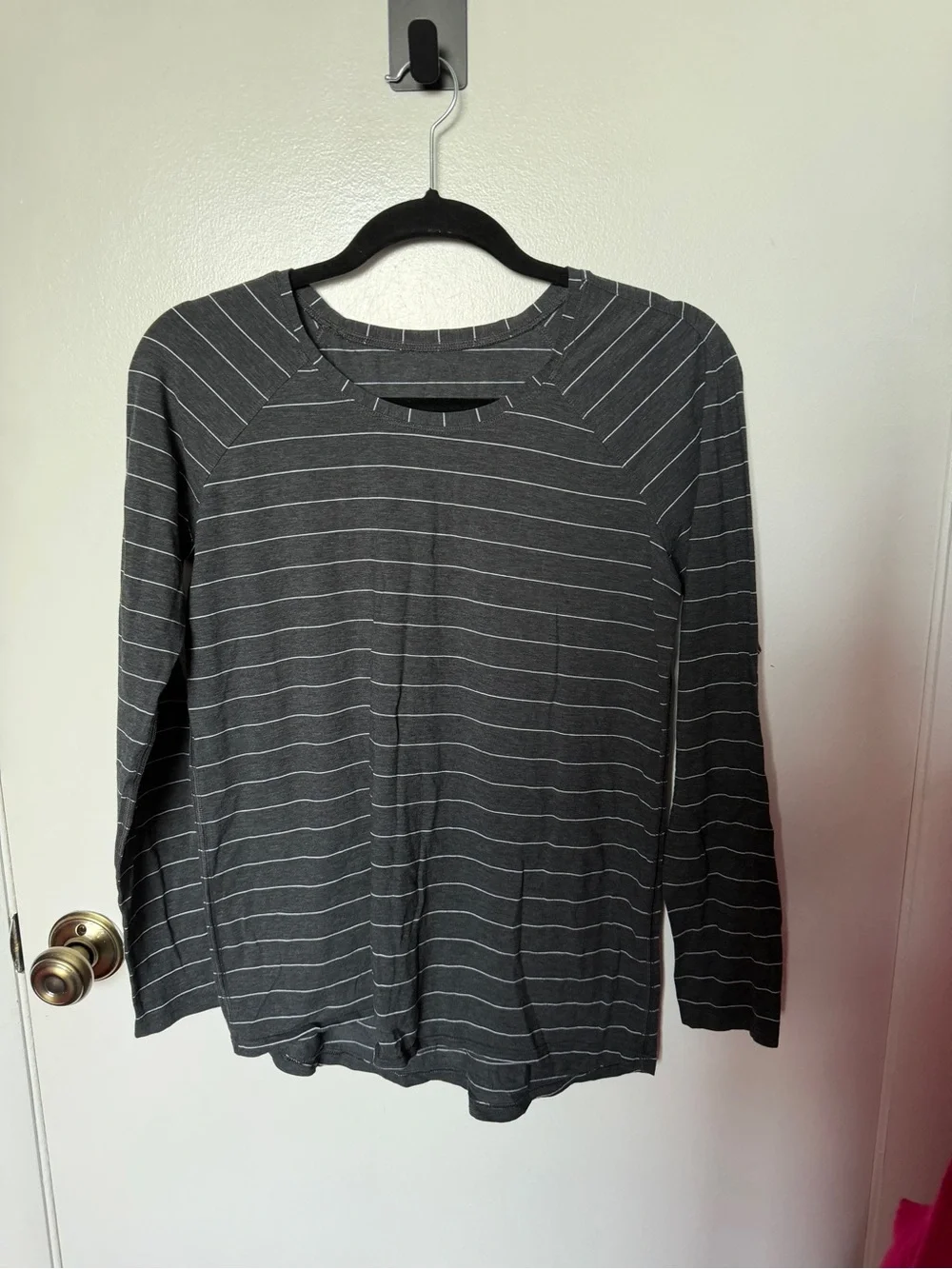 Lululemon Emerald Long Sleeve Short Serve Stripe Heathered Black White